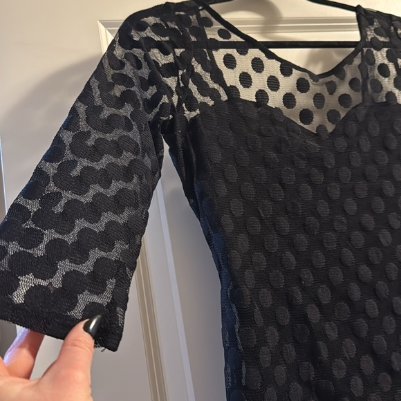 Lace Guess Top - Picture 4 of 7